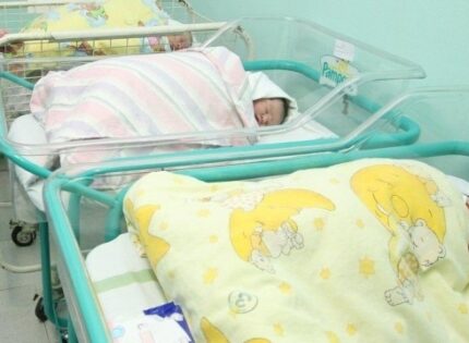 4889 бебета проплакаха в две столични болници