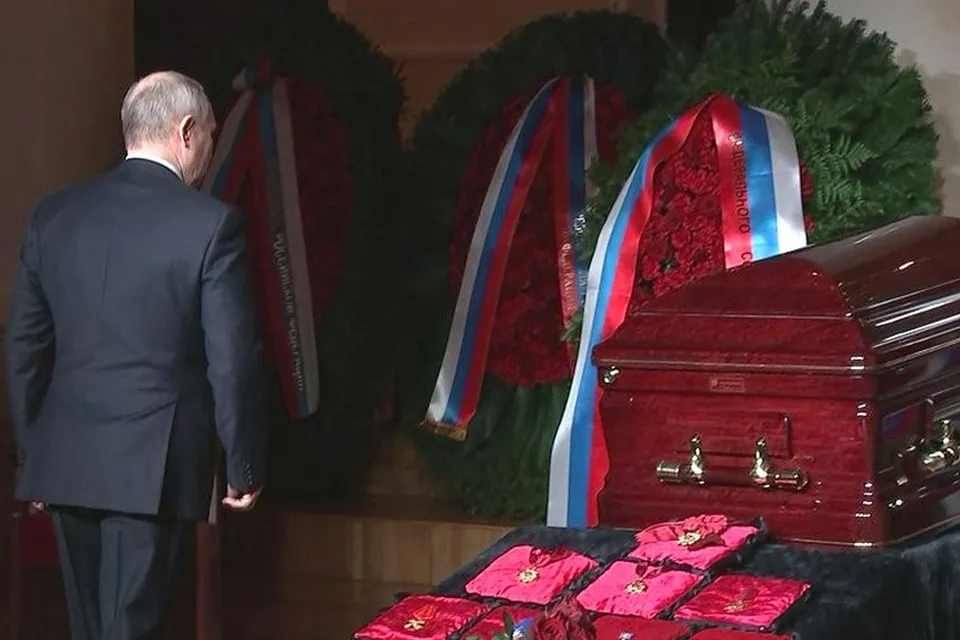 Путин се появи, за да изпрати Жириновски (ВИДЕО)