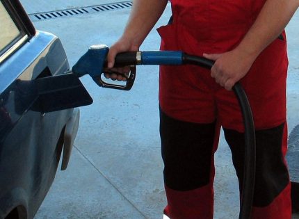 Колко литра бензин може да си позволи българинът