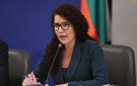 300 компютъра на „Български пощи“ са „дали фира“, каза вицепремиерът Калина Костадинова