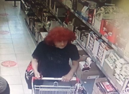Жената, която открадна кутия с дарения, идвала и друг път в магазина