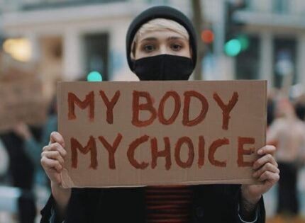 Скоро ще забранят абортите и в България