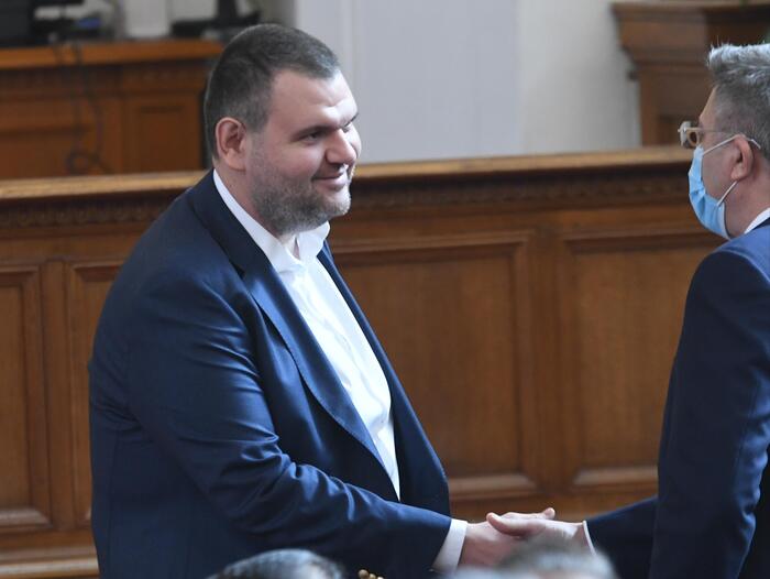 ДПС вкарва Пеевски в Комисията по конституционни въпроси