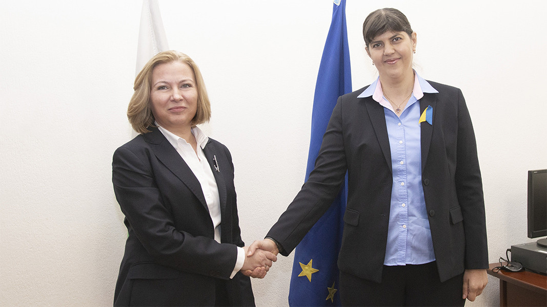 Министър Йорданова: Гешев да уведоми и българските депутати за експертизата с кюлчетата