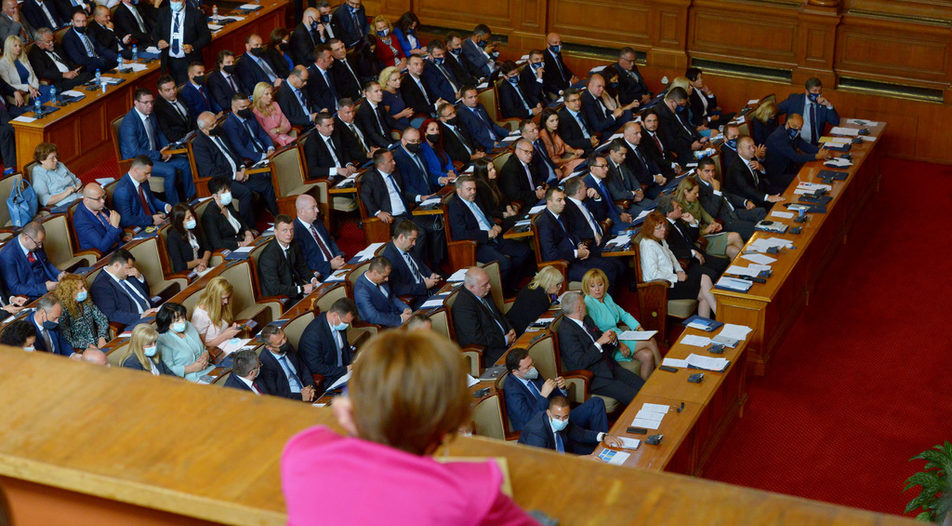 Депутатите отново не избраха шеф на парламента