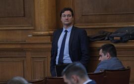 Радев ще забави разпускането на парламента заради Гешев и промените в НПК
