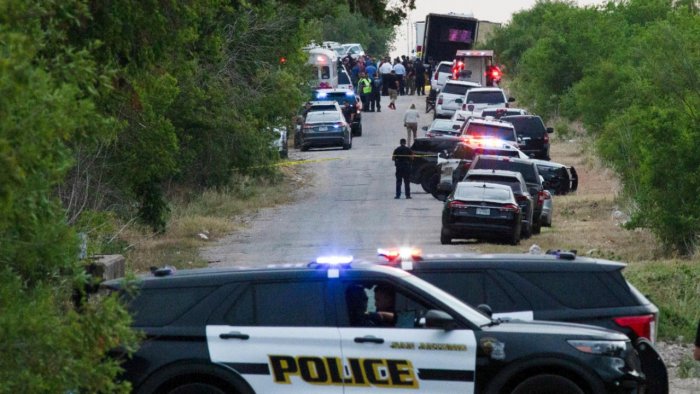 Трагедия! 46 мигранти бяха открити мъртви в камион