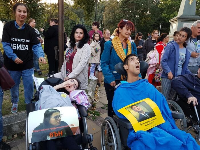 Майките от „Системата ни убива“: „Демократична България“ се подигра с нас!
