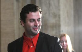 Обвиненият в убийство Йоан Матев пристигна с усмивка в съда (СНИМКИ)