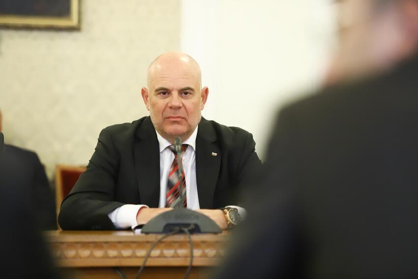ГЕРБ отложи дебатите за разследване на главния прокурор