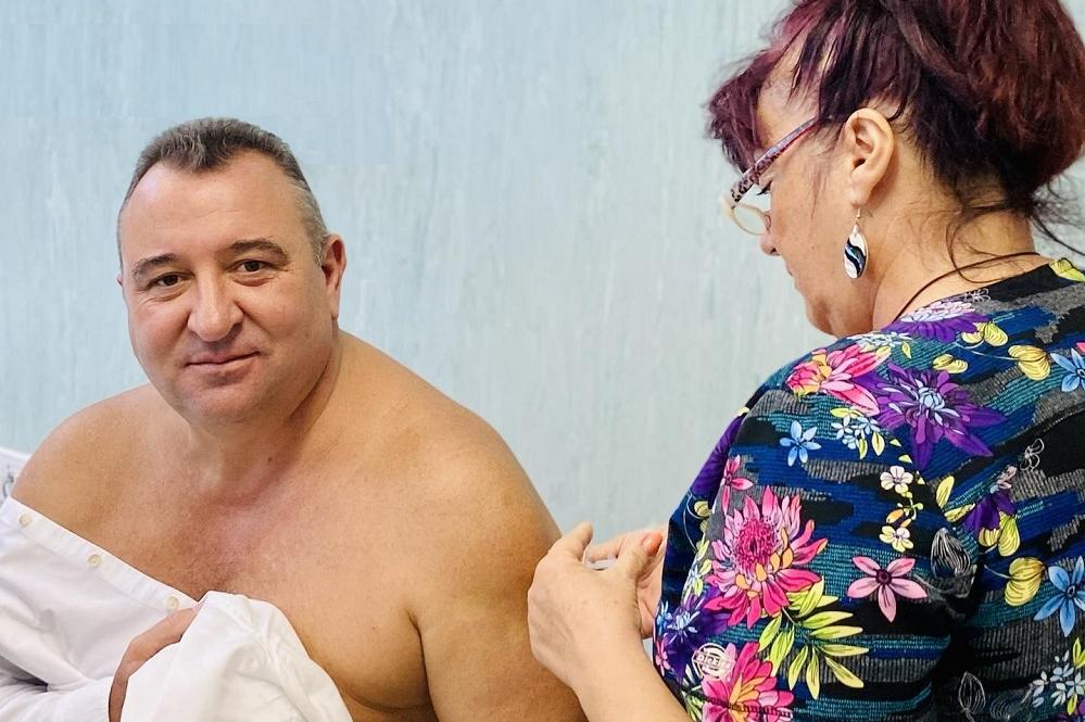 Шефът на „Пирогов“ си сложи 4-та ваксина срещу ковид