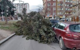 Ураганен вятър в цяла България! Червен код за опасност