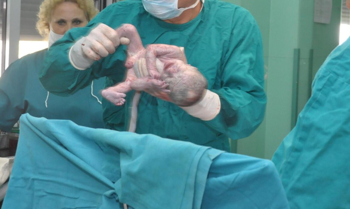 Млада жена с порок на сърцето роди здраво бебе