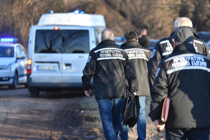 Три ареста в София и пет в Бургас по случая в с.Локорско