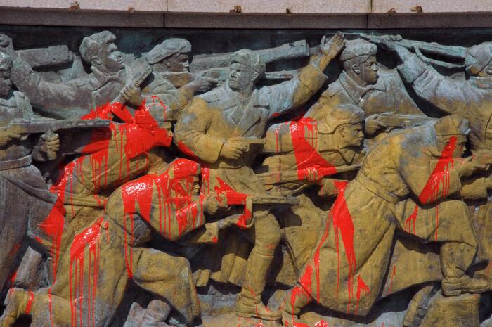 Заляха с боя паметника Альоша в Бургас