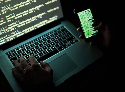 Хакерските заплахи до училищата продължават