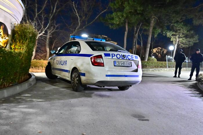 Криминално проявен захапа полицай в Разградско