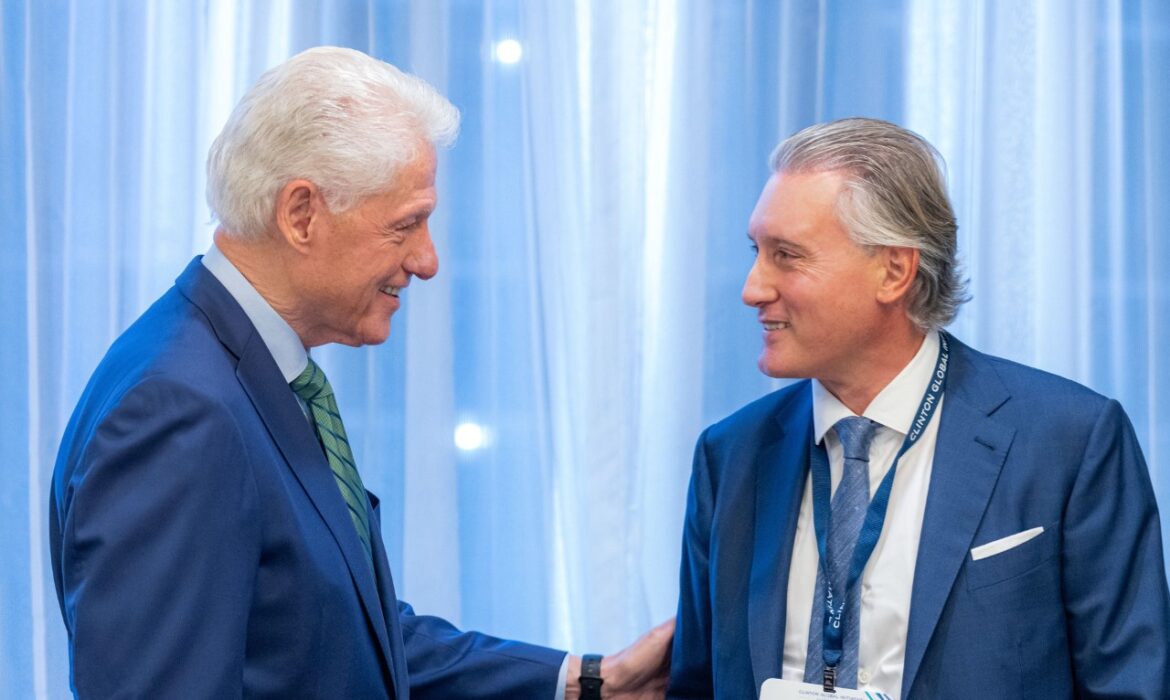Бил Клинтън отново в България